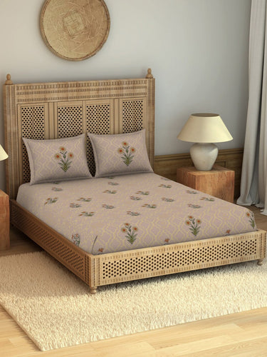 https://cdn.shopify.com/s/files/1/1857/6931/products/db7fecc7-e9d6-4493-99d1-4f133e6449f71698928308876SPACESGulrana100Cotton1Kingsizebedsheetwith2Pillowcovers-Pin1.jpg?v=1703239359